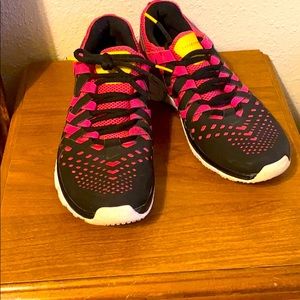 Nike women’s live strong shoe